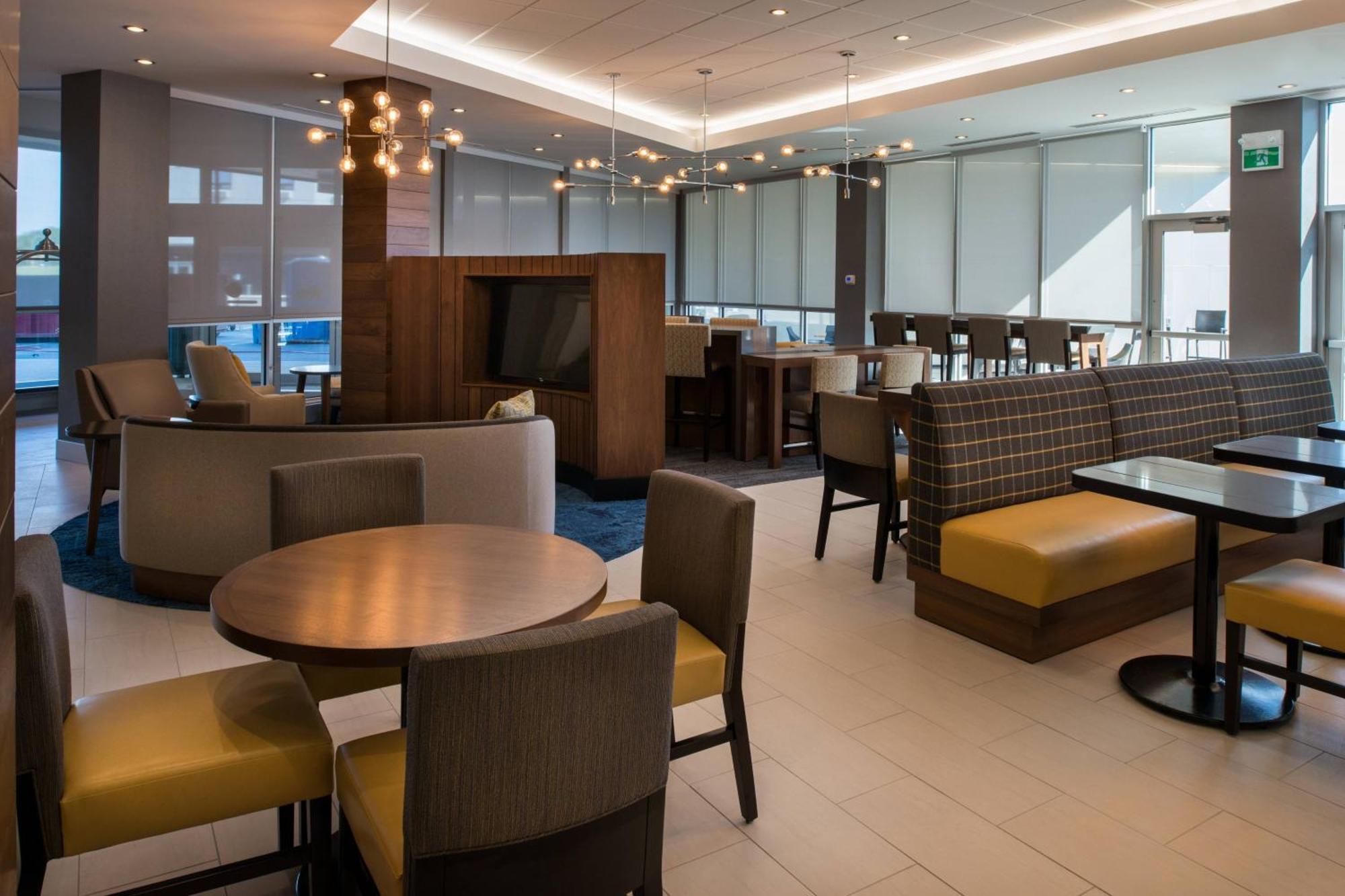Towneplace Suites By Marriott Saskatoon Exterior foto